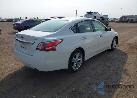2015 Nissan Altima 2.5 Sv z USA, uszkodzony, nr VIN 1N4AL3AP6FC242927
